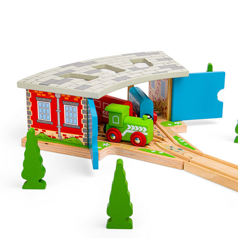 Triple Engine Shed by Bigjigs Toys US